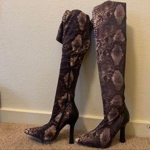 THIGH HIGH SNAKE SKIN DESIGN BOOTS